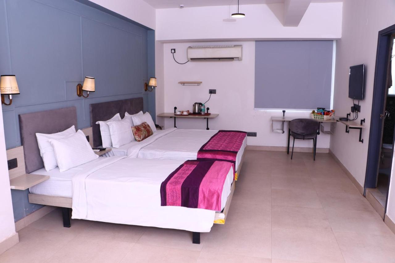 Virohaa Garden Hotel Ghaziabad Εξωτερικό φωτογραφία