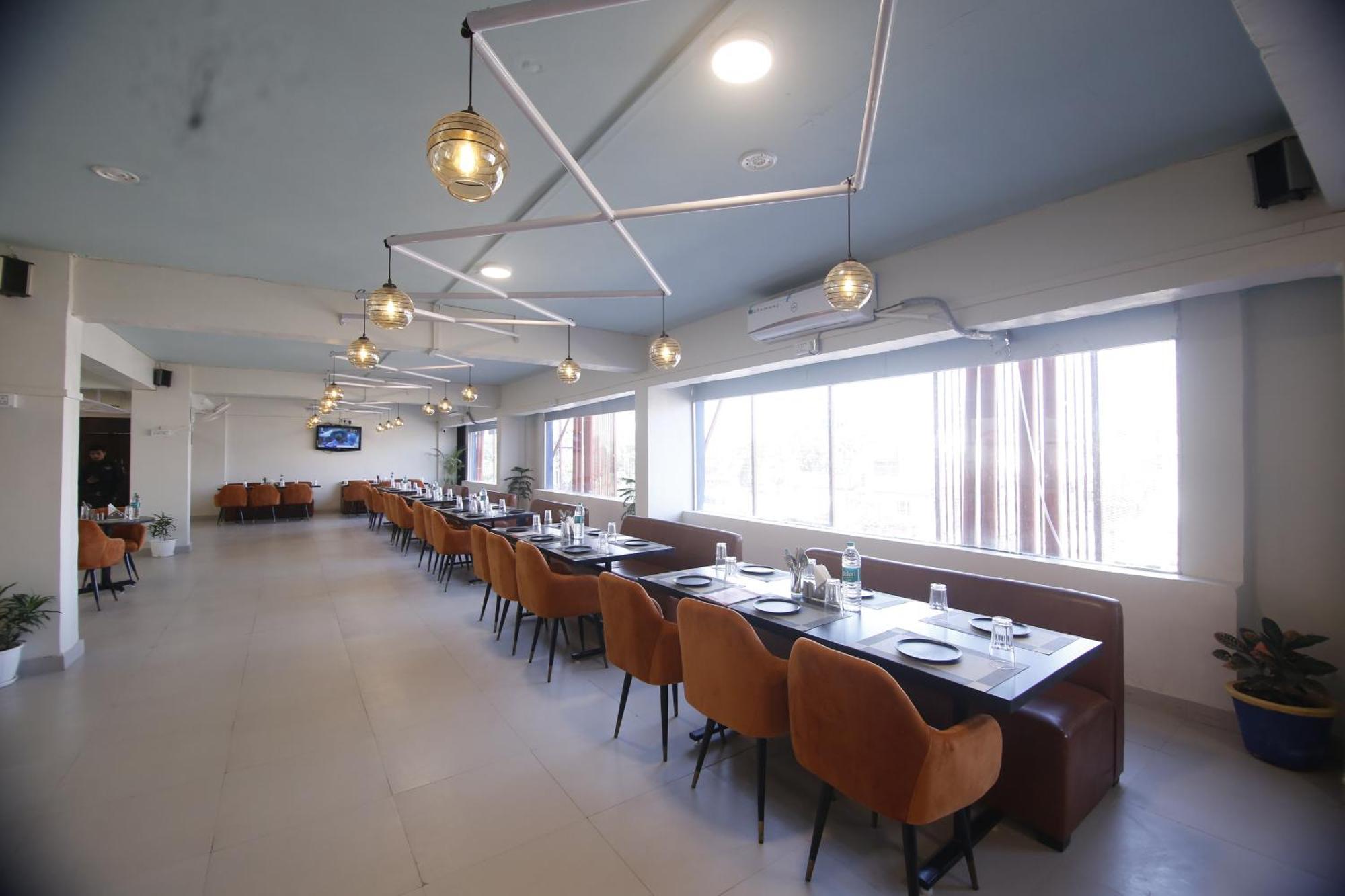 Virohaa Garden Hotel Ghaziabad Εξωτερικό φωτογραφία