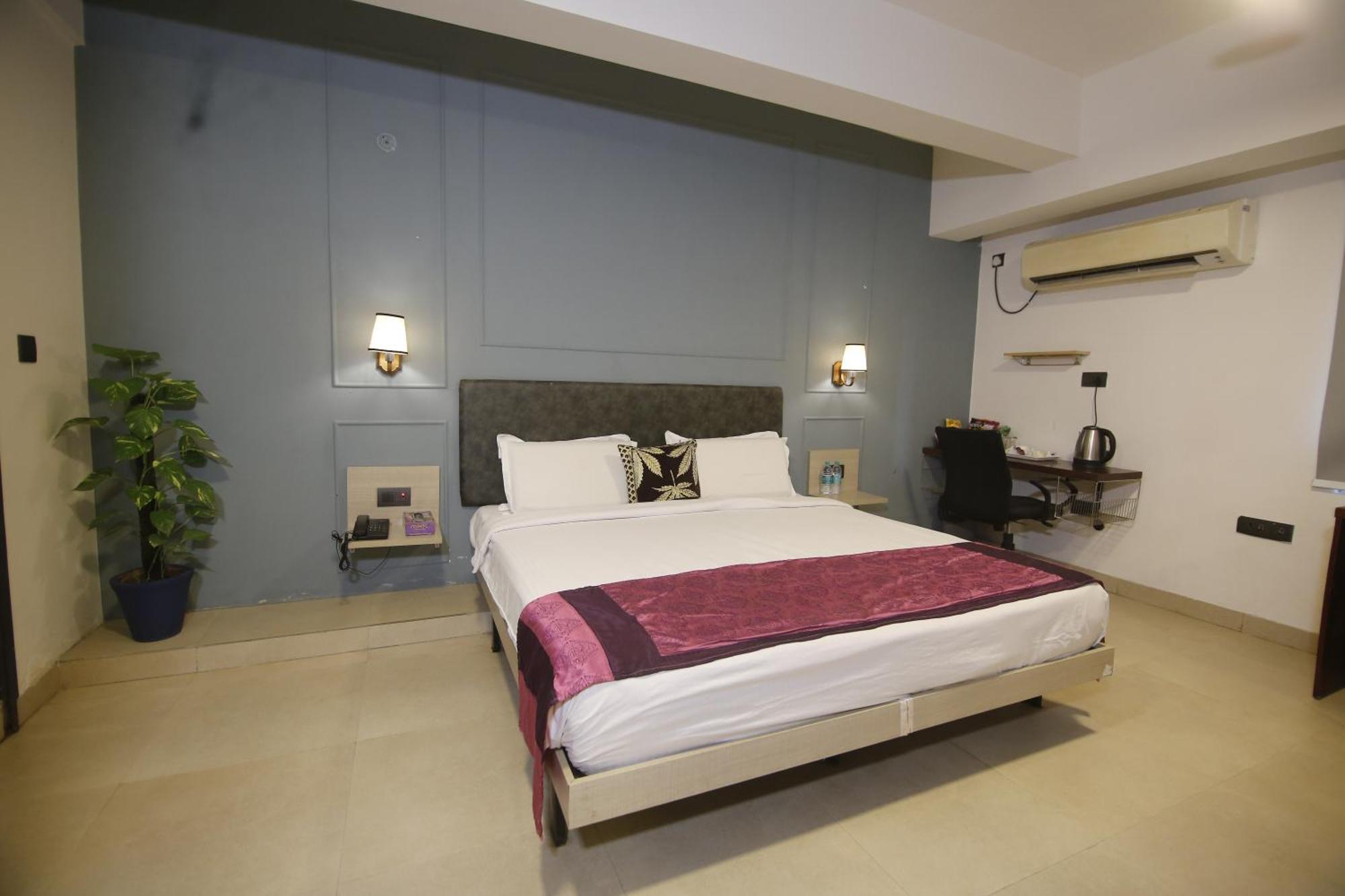 Virohaa Garden Hotel Ghaziabad Εξωτερικό φωτογραφία
